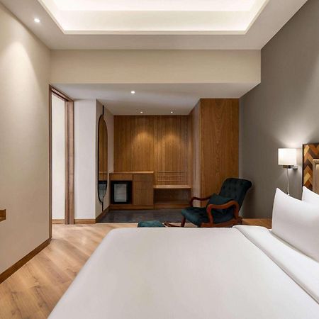 Ramada Encore By Wyndham Amritsar Airport Esterno foto