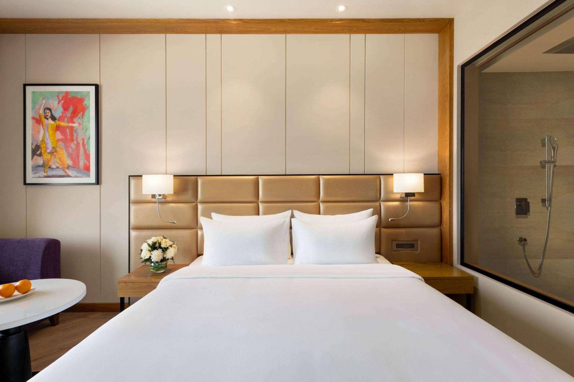 Ramada Encore By Wyndham Amritsar Airport Esterno foto