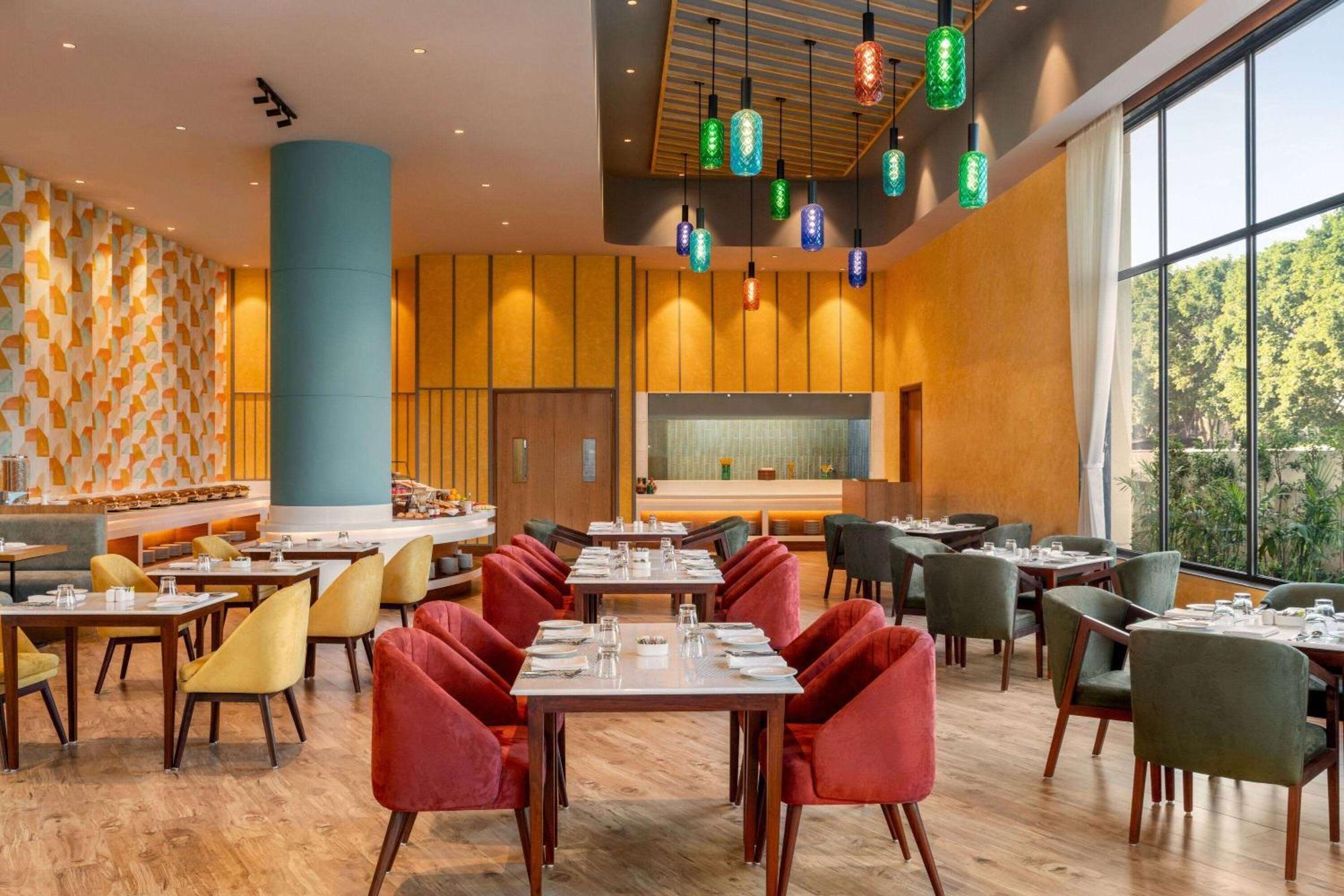Ramada Encore By Wyndham Amritsar Airport Esterno foto