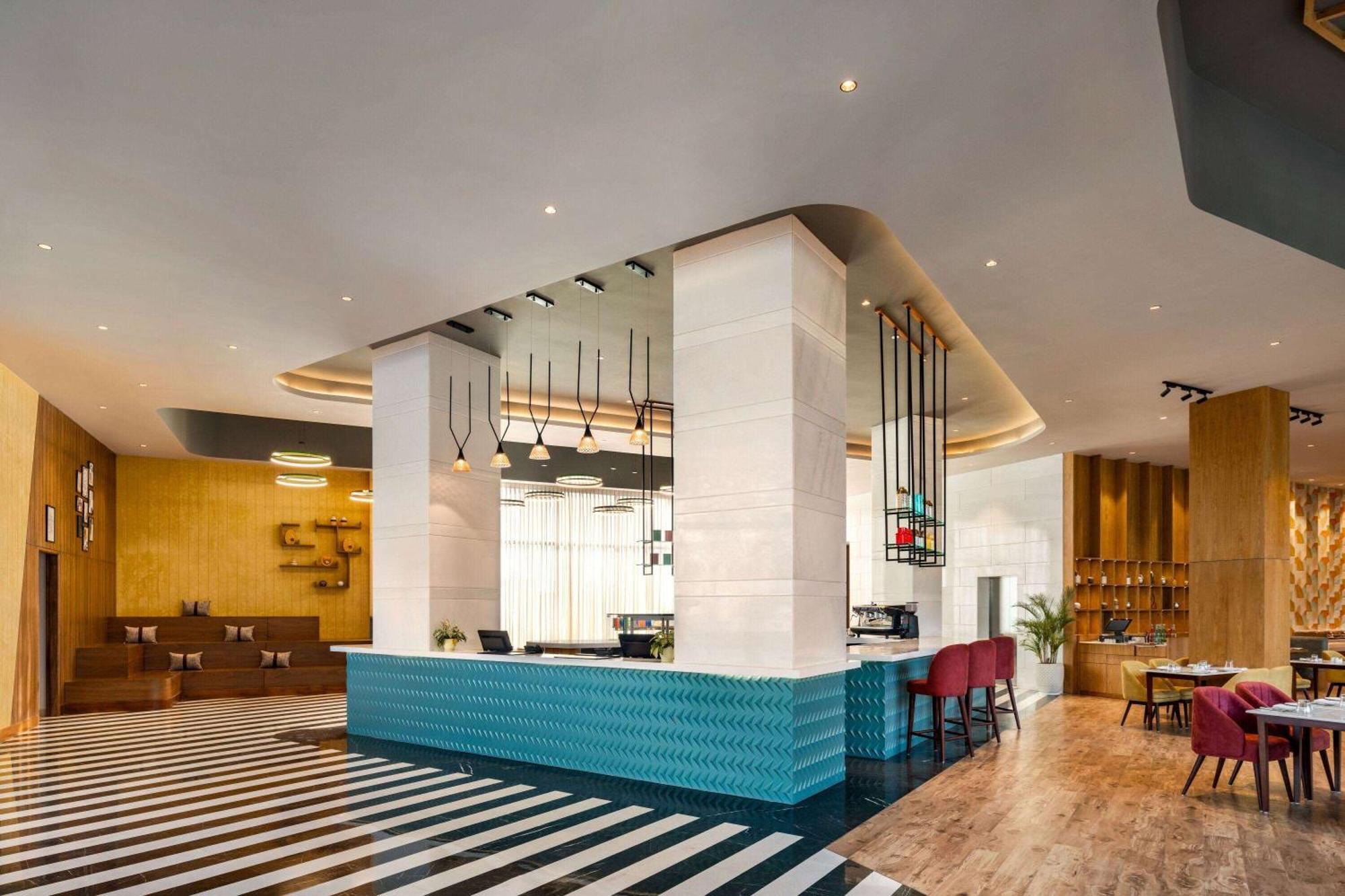 Ramada Encore By Wyndham Amritsar Airport Esterno foto